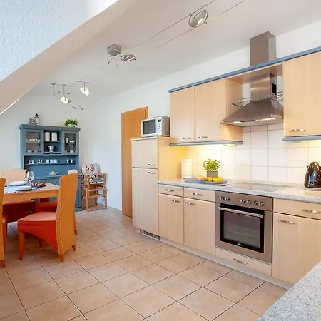 18 4, Weidenweg 18 D * Karlshagen