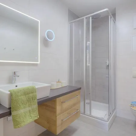 18 4, Weidenweg 18 D * Karlshagen